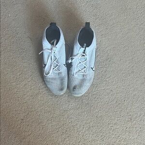 Nike Women's White and Black Athletic Shoes